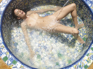 Muriel Water Massage_2010-12-17_66_3000 (x68)-d0r2apu137.jpg