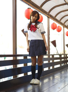 Mayuko-Japanese-School-Uniform_2010-12-30_137_3000-%28x139%29-m0r2aape76.jpg