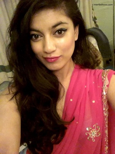 Sexy Desi Hindu Nri Girl Exposes Her Body Interfaith Xxx
