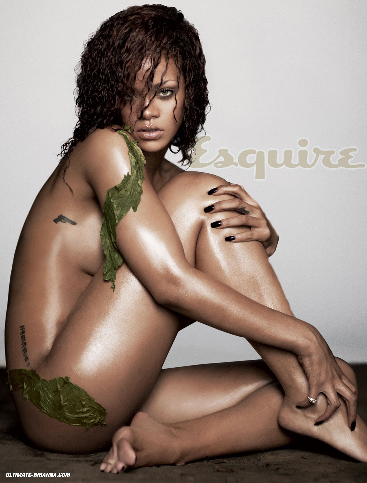 Rihanna_--_Shoot_Russel_James_00.jpg