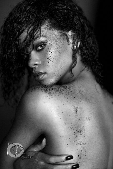 Rihanna_--_Shoot_Russel_James_08.jpg