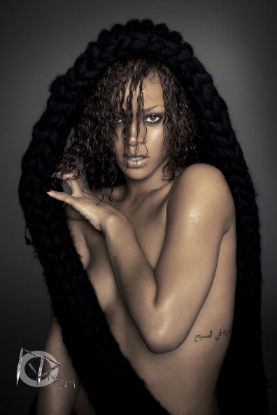 Rihanna_--_Shoot_Russel_James_16.jpg