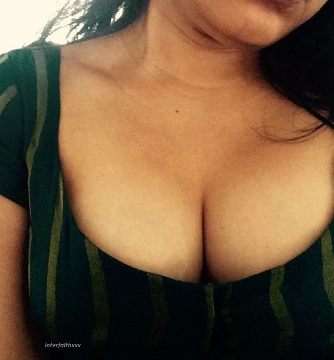 15-big-boobs-in-saree.jpg