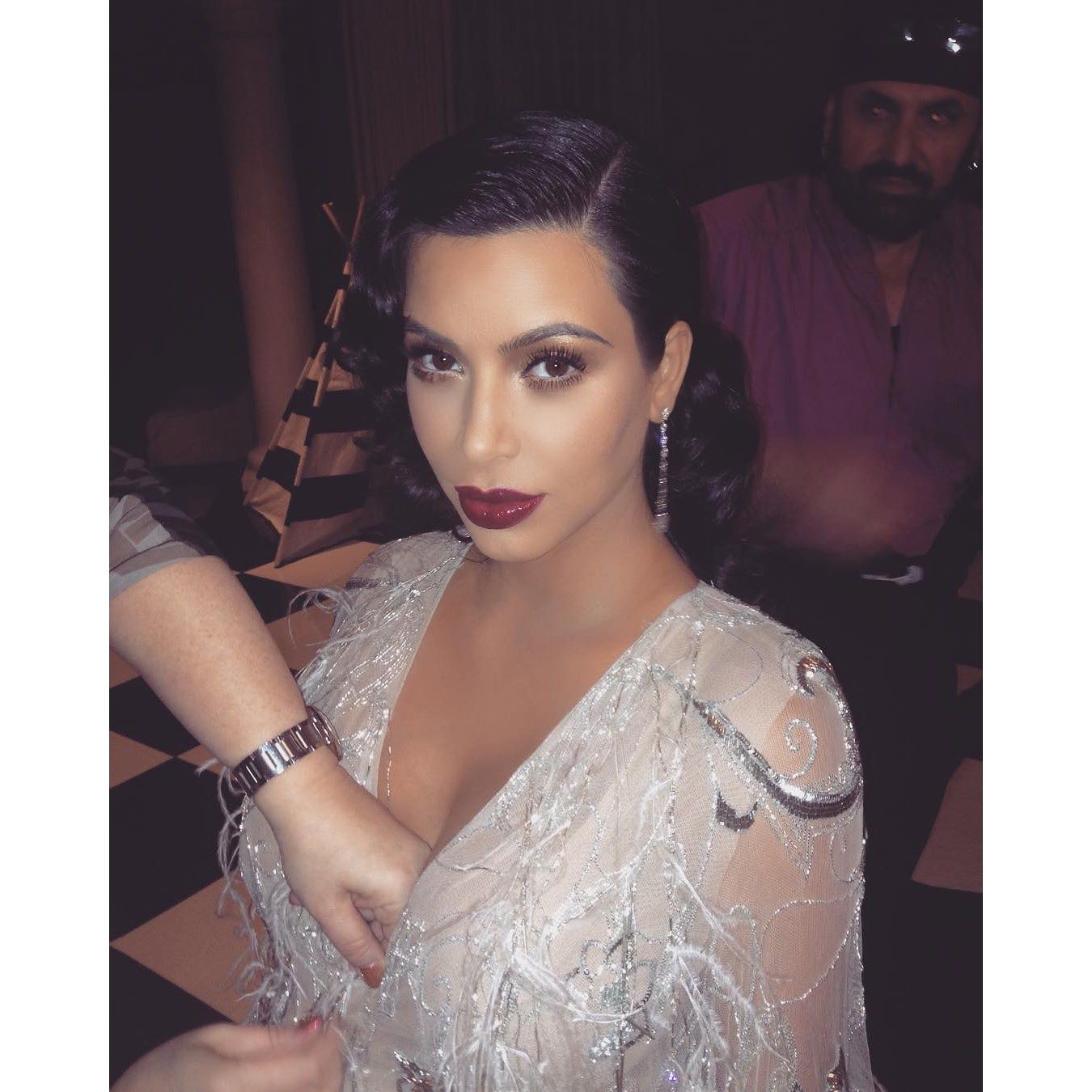 Kim Kardashian -- Mix Of Social Network 014.jpg