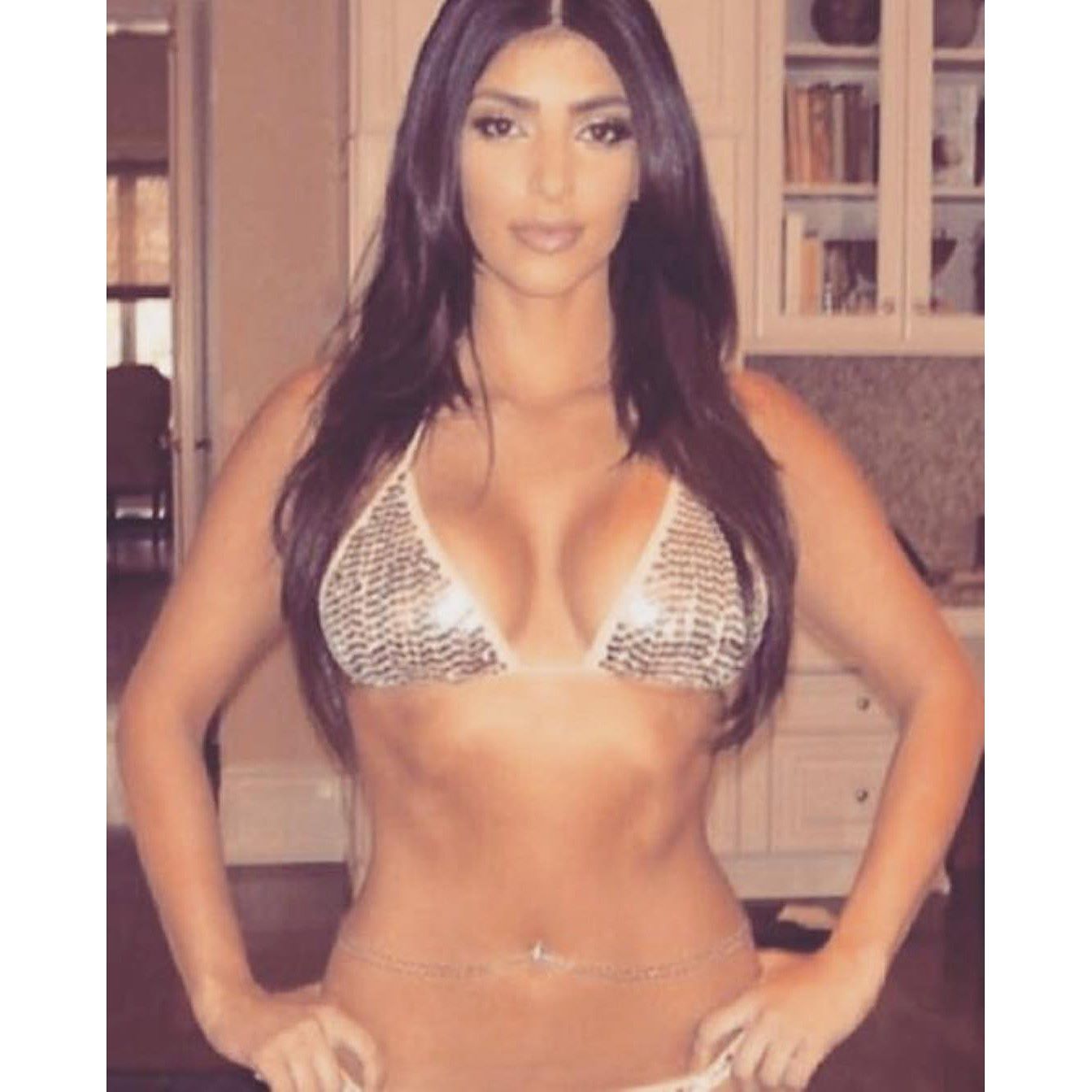 Kim Kardashian -- Mix Of Social Network 013.jpg
