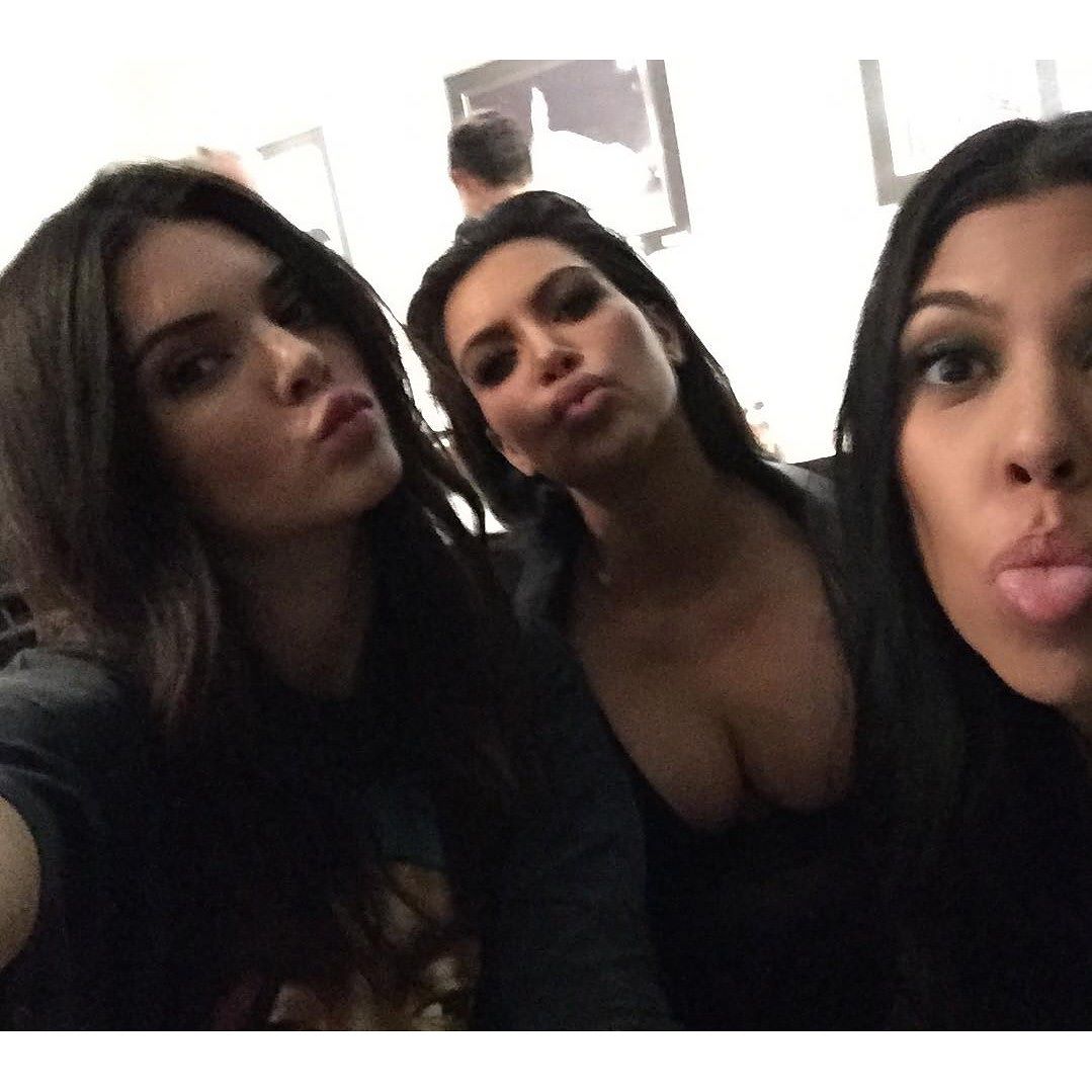 Kim Kardashian -- Mix Of Social Network 020.jpg