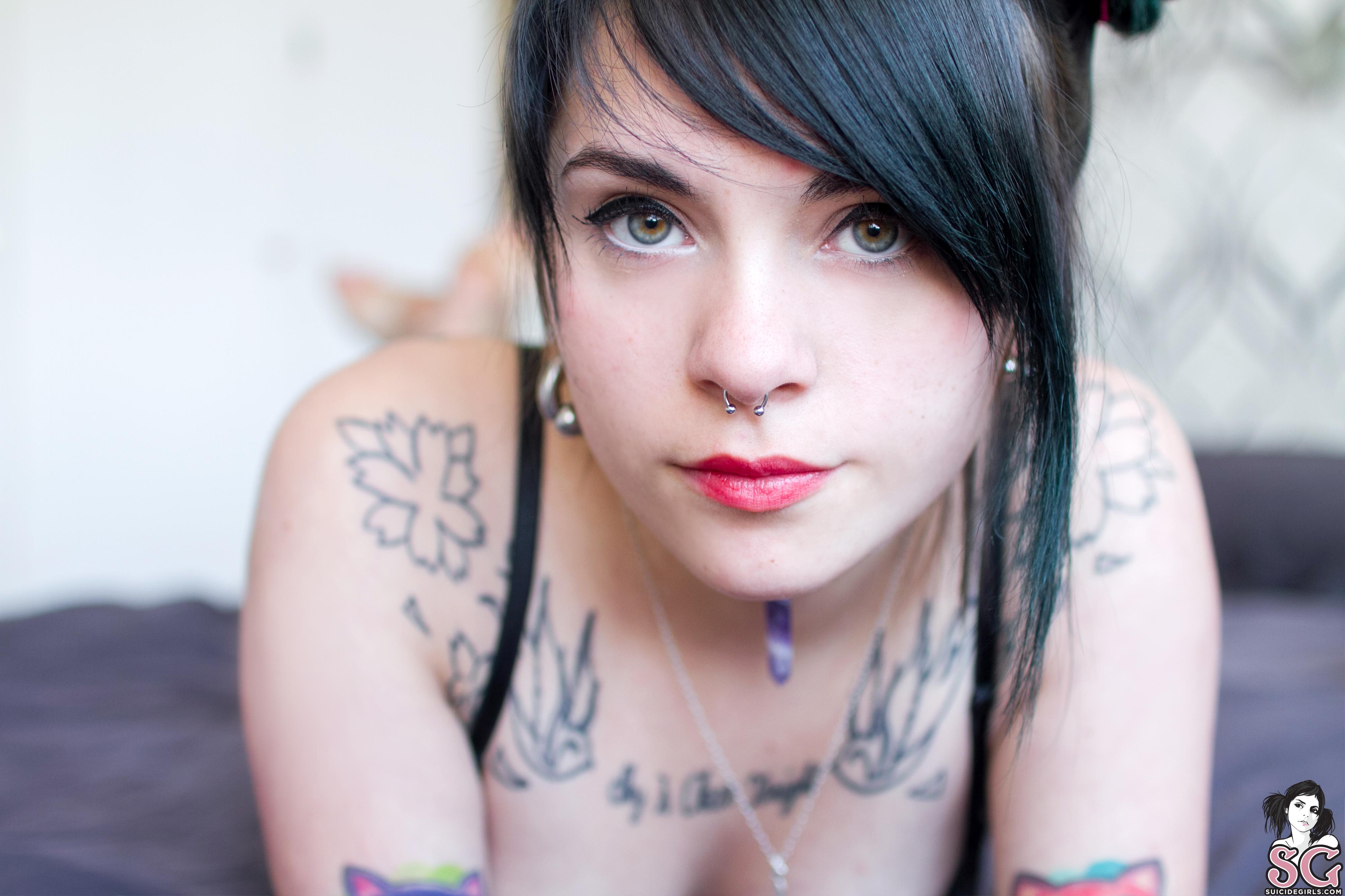 Rileyroscato's suicidegirls blog