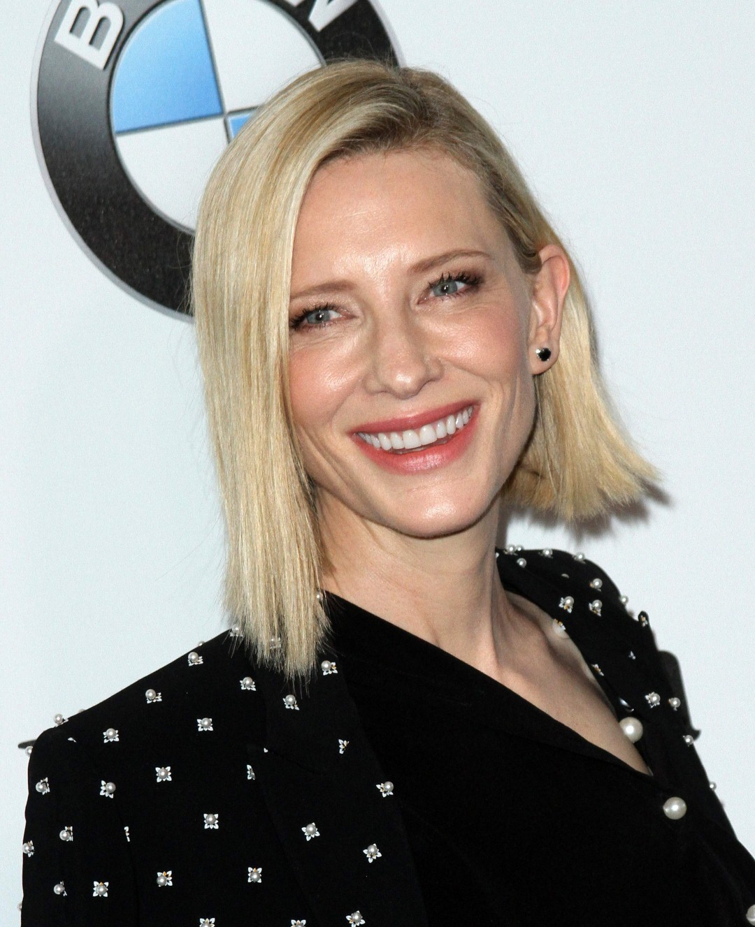 Cate_Blanchett_Women_In_Film_2016_Crystal_Lucy_Awards__Los_Angeles_June_15-2016_011 (Large).jpg