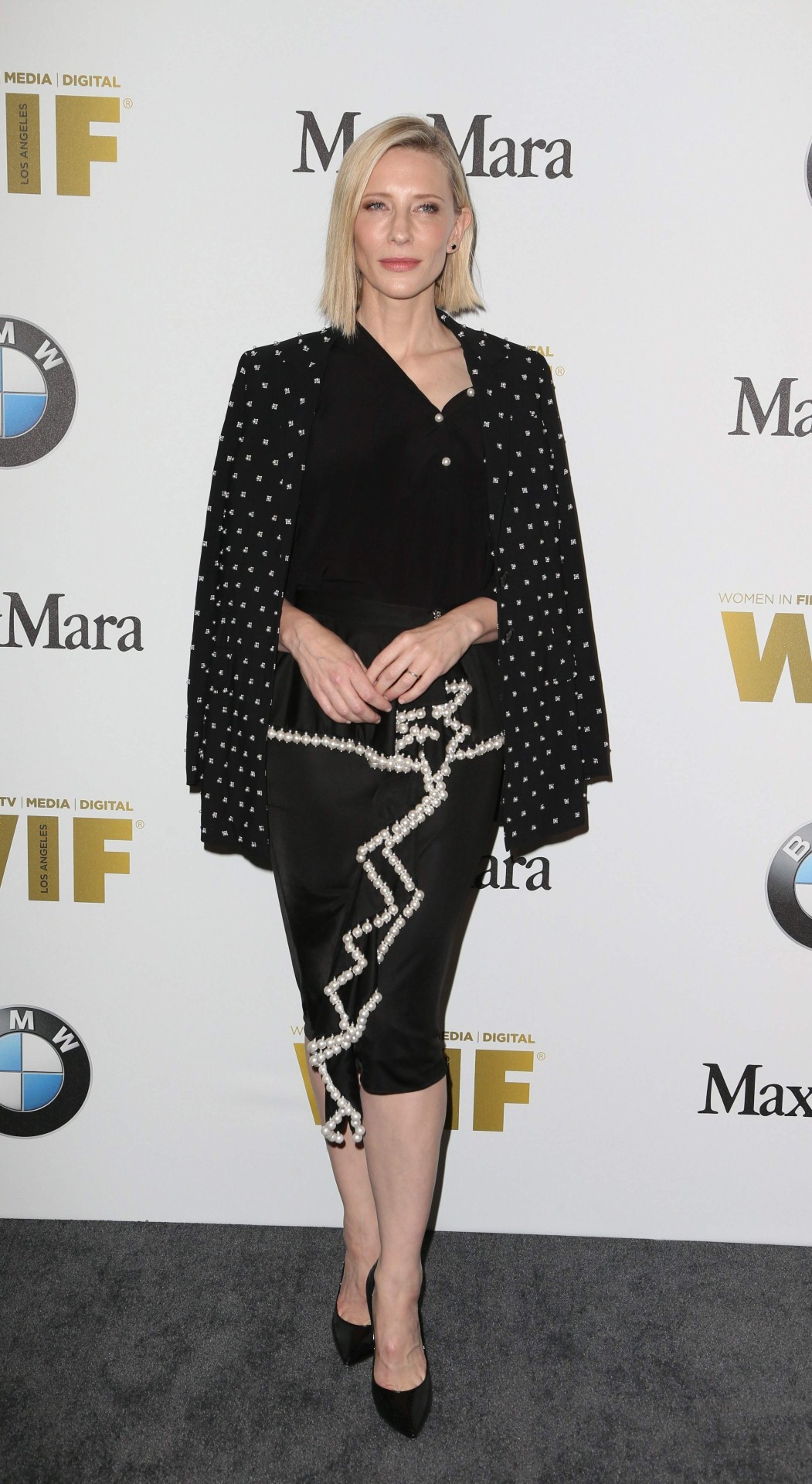 Cate_Blanchett_Women_In_Film_2016_Crystal_Lucy_Awards__Los_Angeles_June_15-2016_012 (Large).jpg