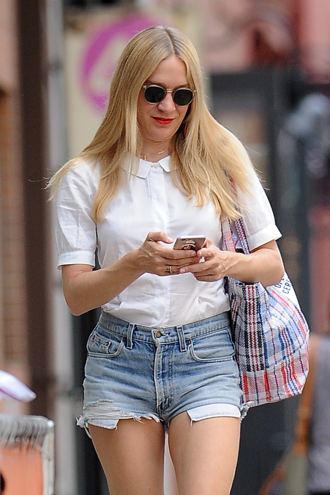 chloe-sevigny-out-amp-about-in-nyc-june-21-31-pics-1 (Large).jpg
