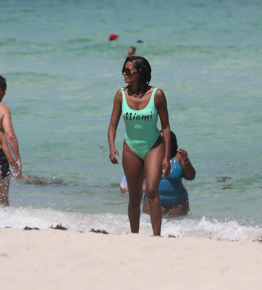 Claudia Jordan is seen enjoying her vacations in Miami Beach July 28-2016 029 (Large).jpg