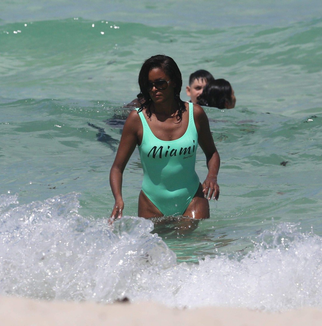 Claudia Jordan is seen enjoying her vacations in Miami Beach July 28-2016 041 (Large).jpg