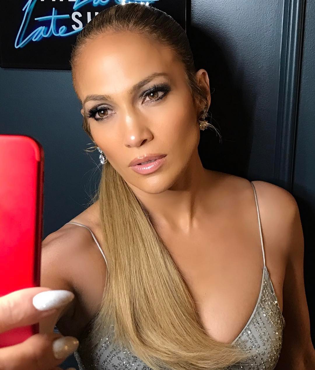Jennifer Lopez -- Mix Social Network 290117 To 250517 003.jpg