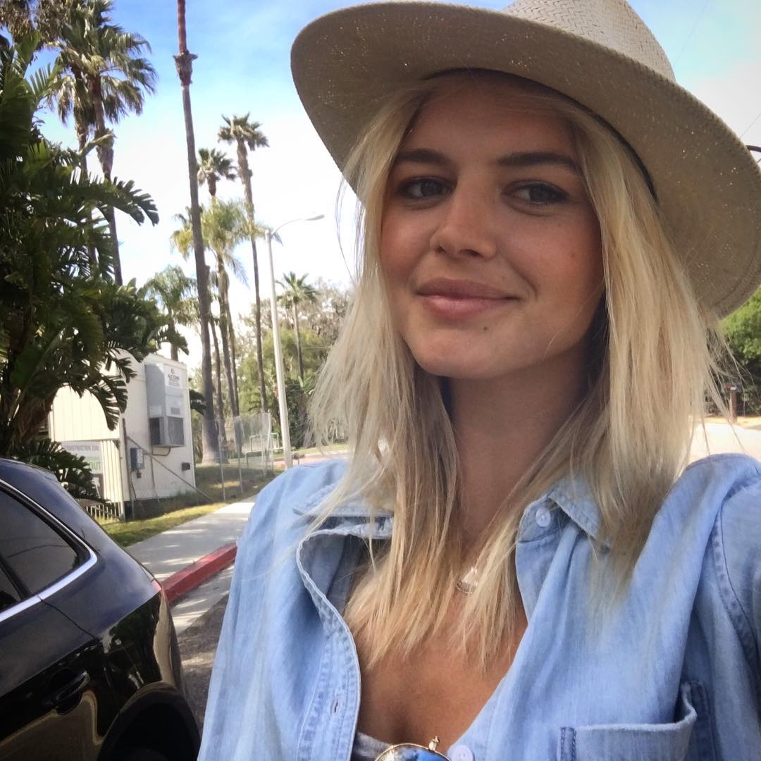 ZKelly Rohrbach -- Mix Social Network 091215 To 260717 005.jpg